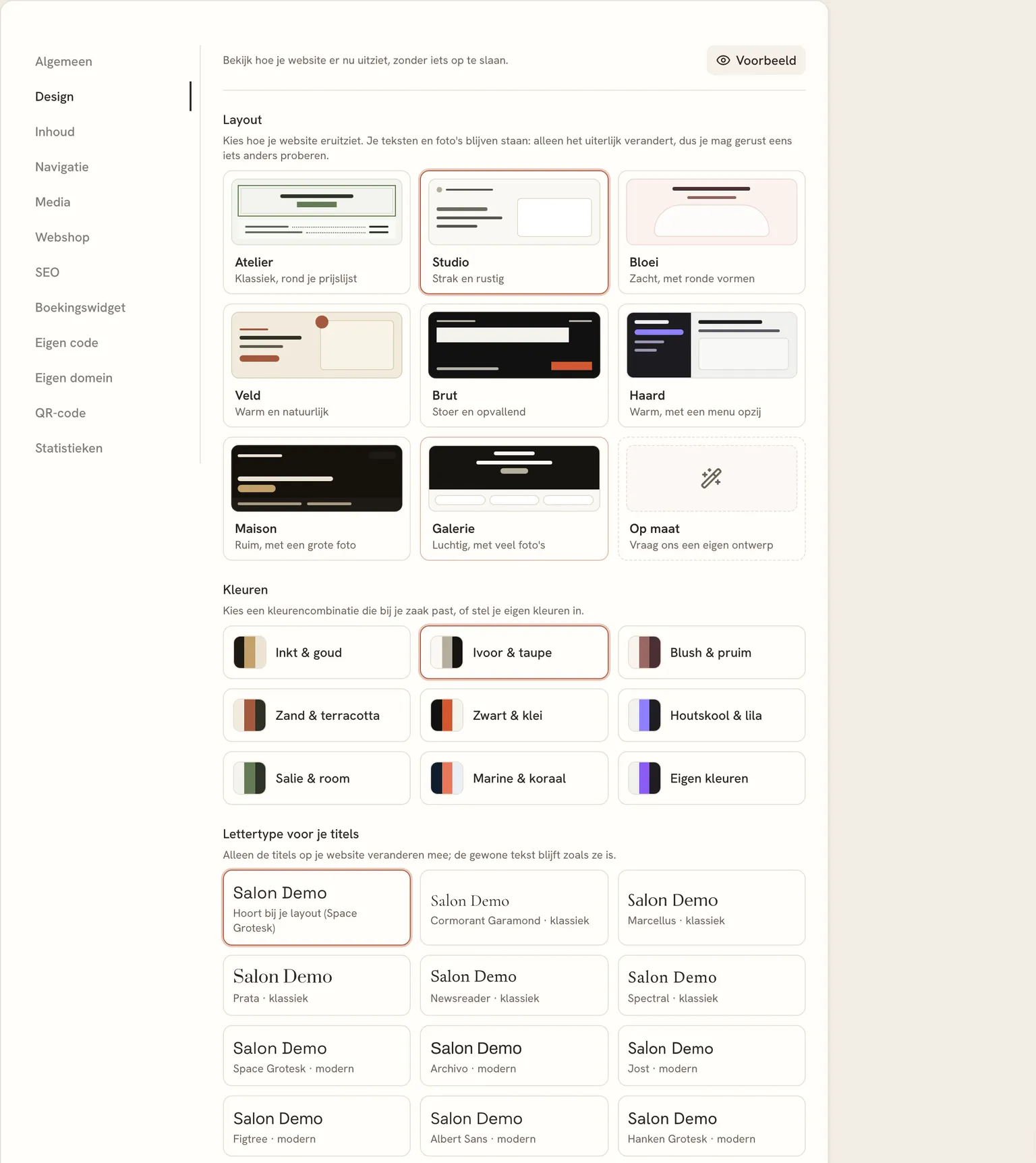 Het scherm om je website vorm te geven, met de layout-keuze, het lettertype voor de titels en de kleurencombinaties.